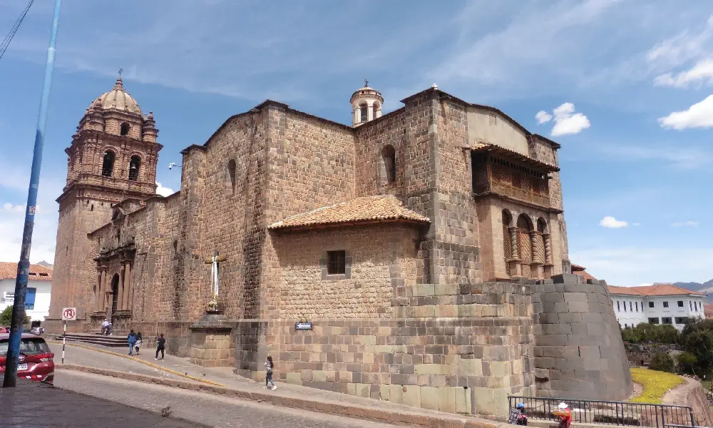Cusco Walking Tour: Discover the Magic of Cusco on Foot Slide 3